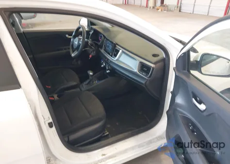 2020 Kia Rio Lx z USA, uszkodzony, nr VIN 3KPA24AD1LE320883